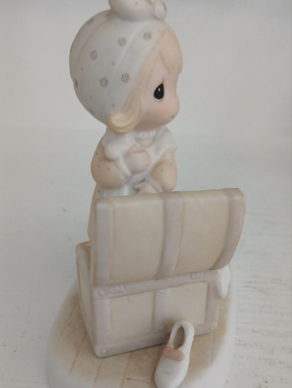 Precious Moments Porcelain Girl Figurine - Picture 4 of 5